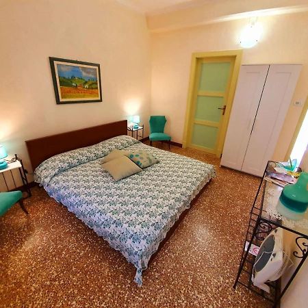 Bed and Breakfast Il Girasole ...At Andorus' House Erli Экстерьер фото