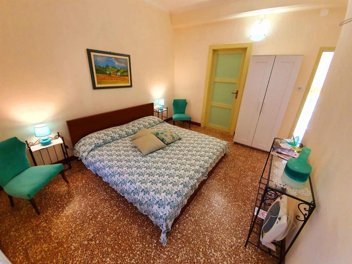 Bed and Breakfast Il Girasole ...At Andorus' House Erli Экстерьер фото
