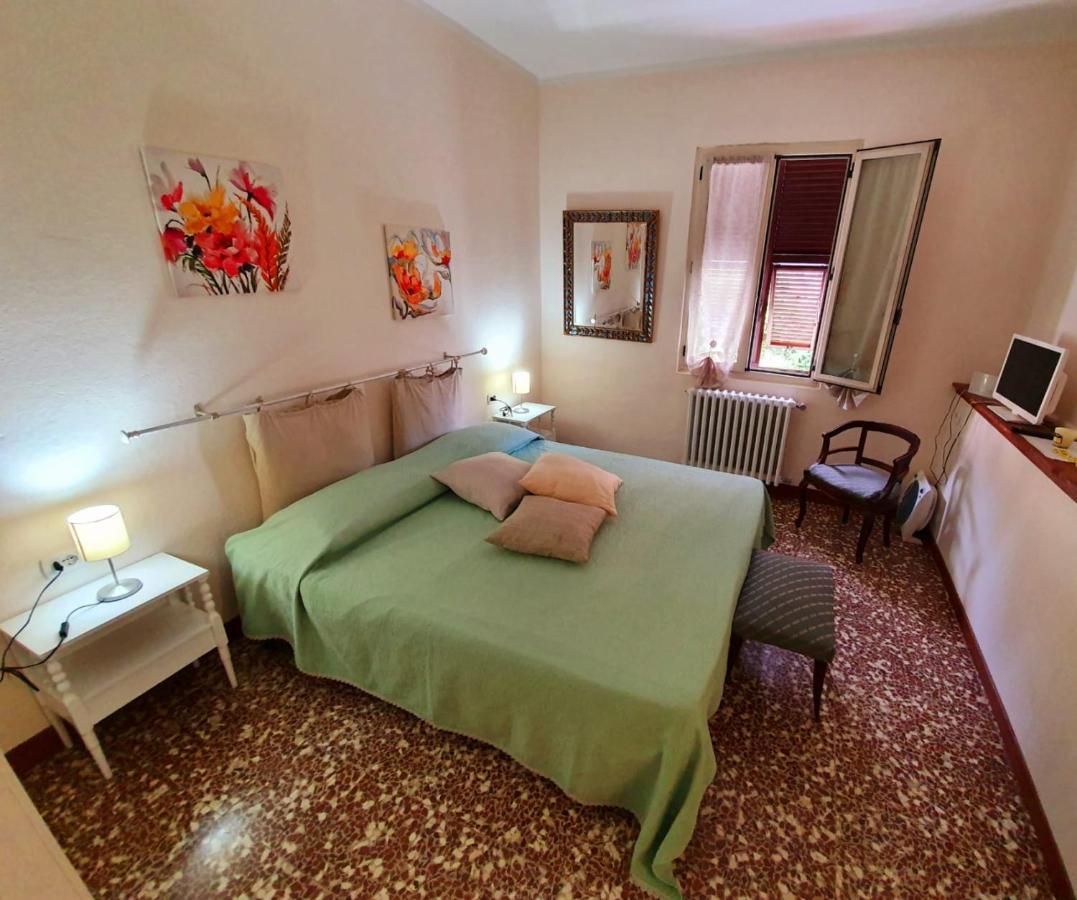 Bed and Breakfast Il Girasole ...At Andorus' House Erli Экстерьер фото
