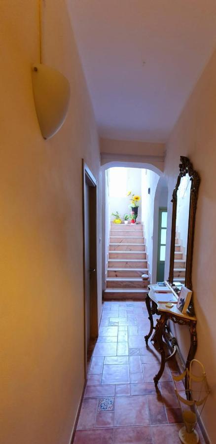 Bed and Breakfast Il Girasole ...At Andorus' House Erli Экстерьер фото