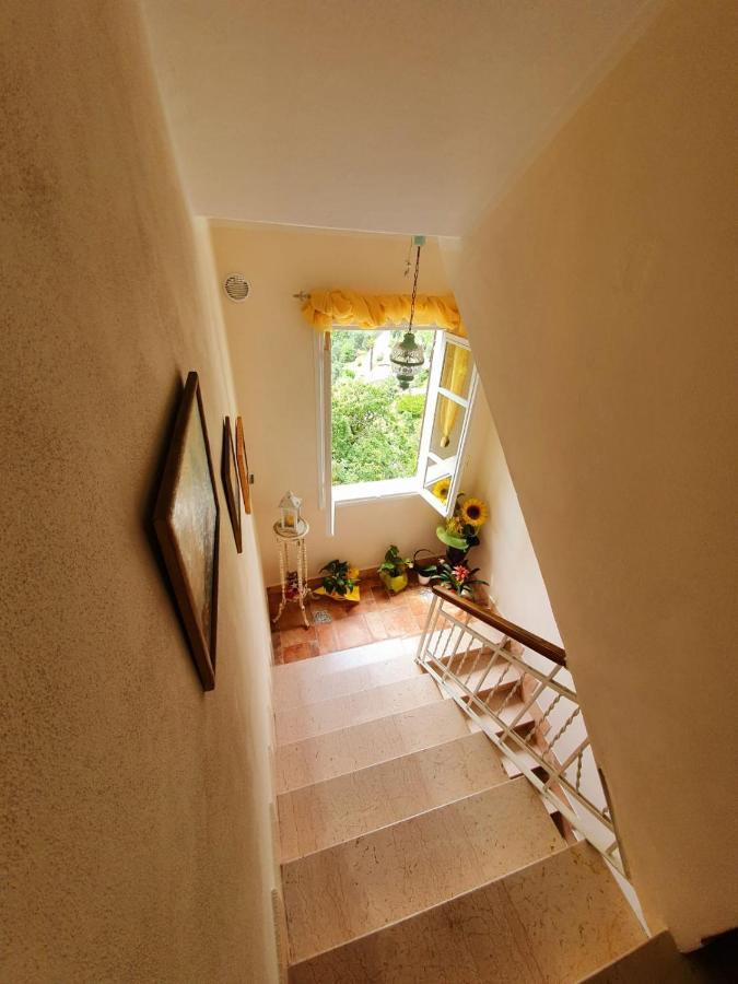 Bed and Breakfast Il Girasole ...At Andorus' House Erli Экстерьер фото